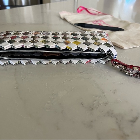 Nahui Ollin wristlet clutch purse.  Patent leather handmade purse with pouch - Picture 4 of 7